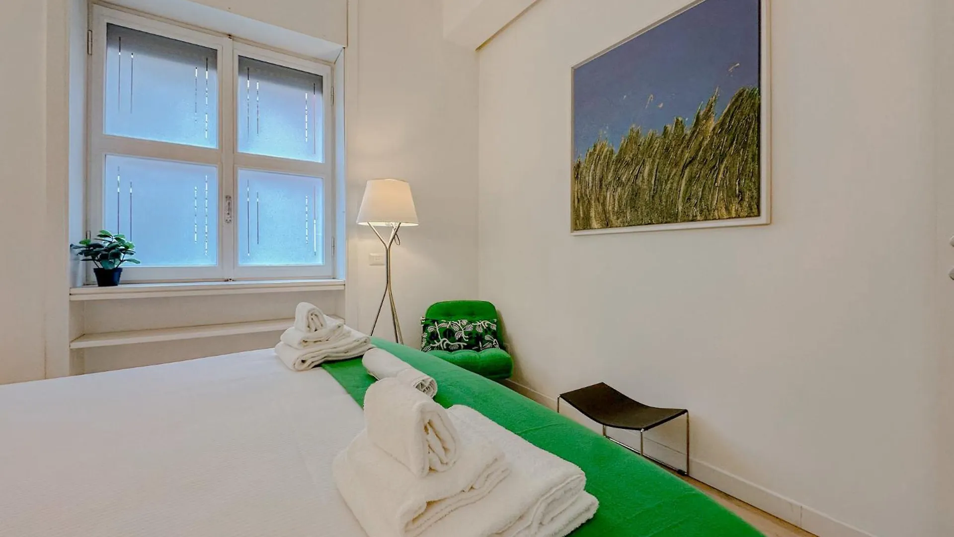 Santa Croce Suite - 10 Mins From Duomo Milan