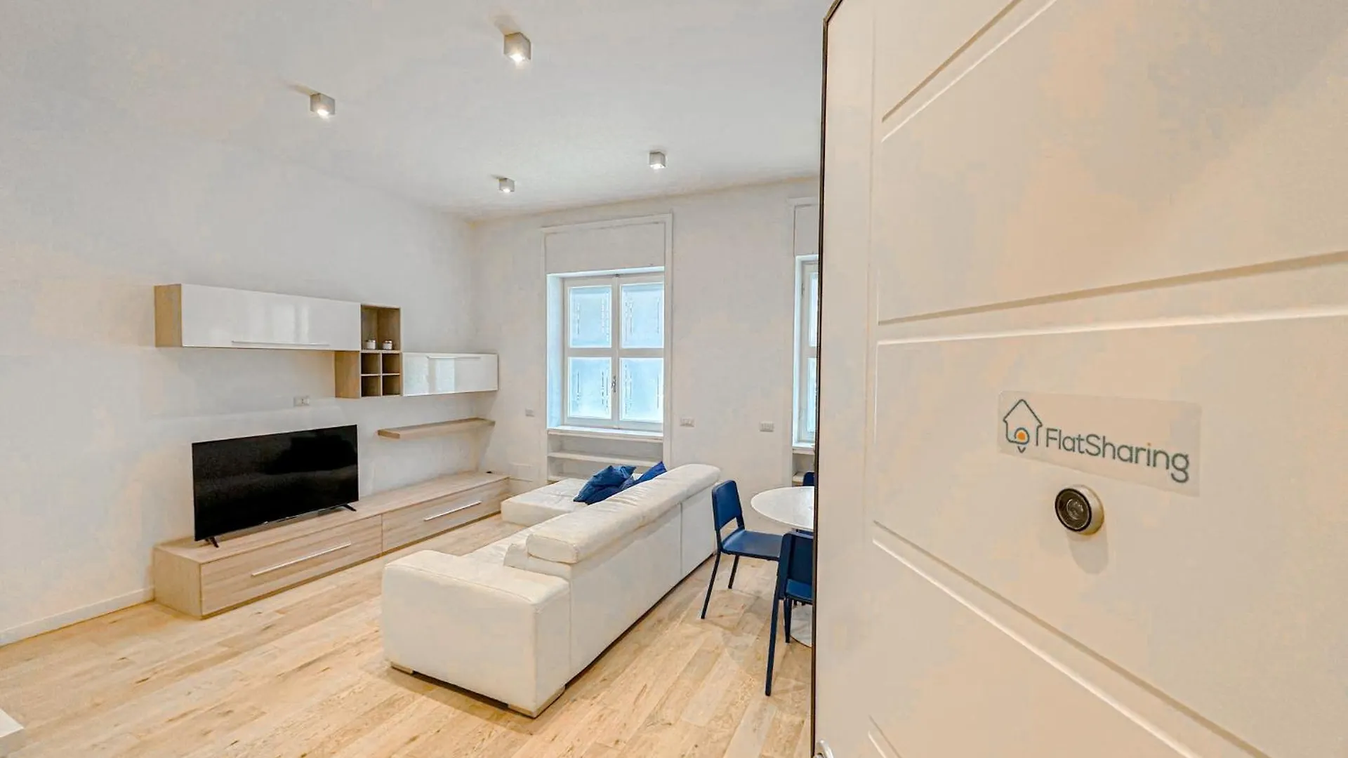 Santa Croce Suite - 10 Mins From Duomo Milan Appartement