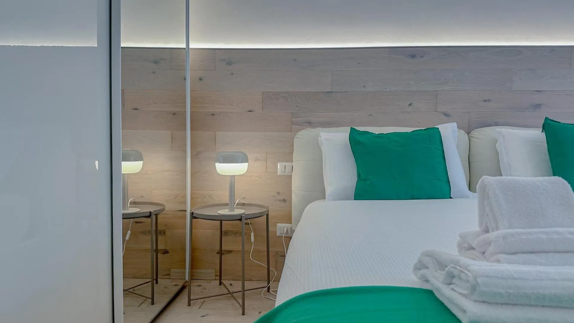 Santa Croce Suite - 10 Mins From Duomo Milan